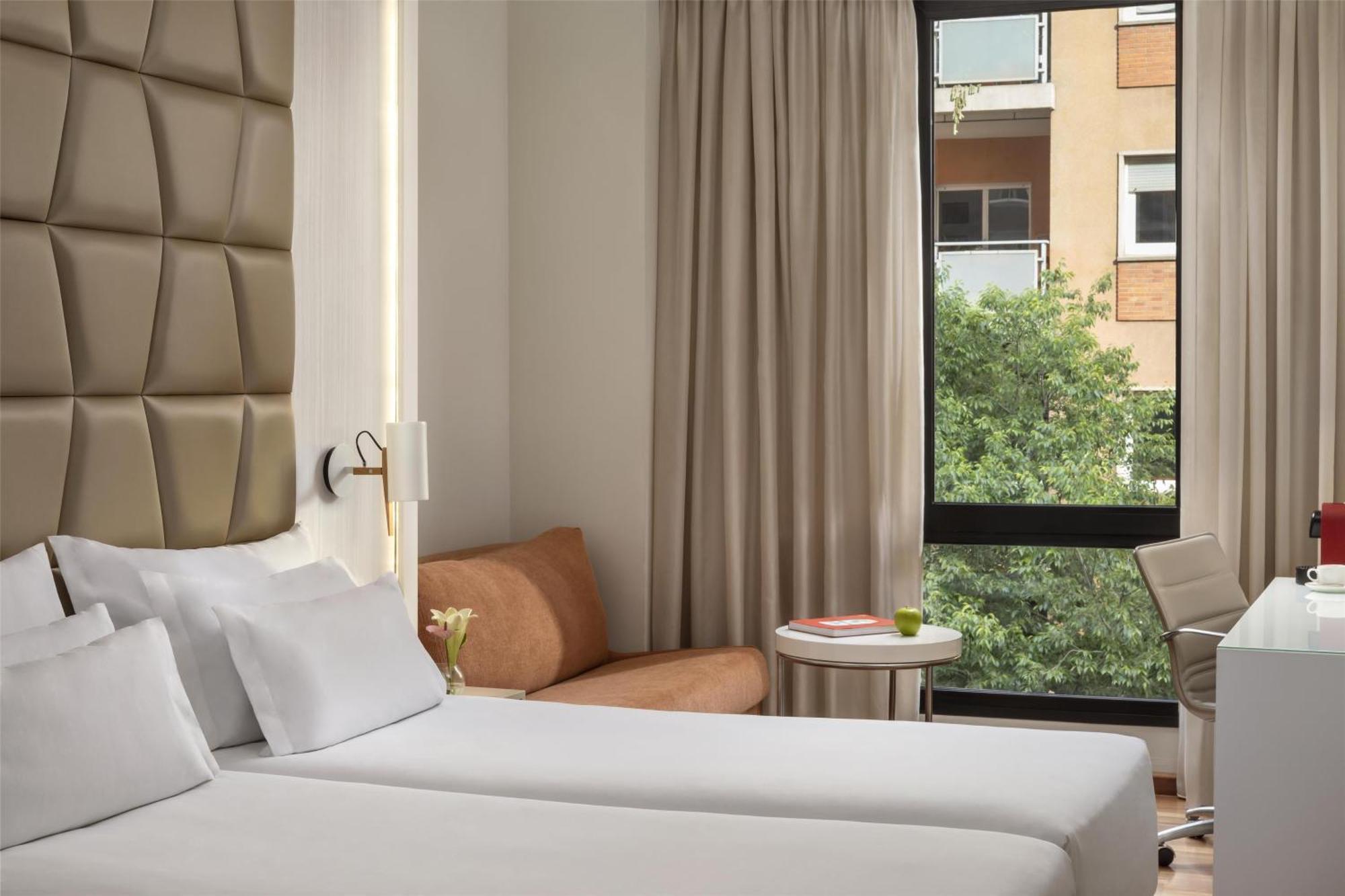 Nh Collection Podium Hotell 4*