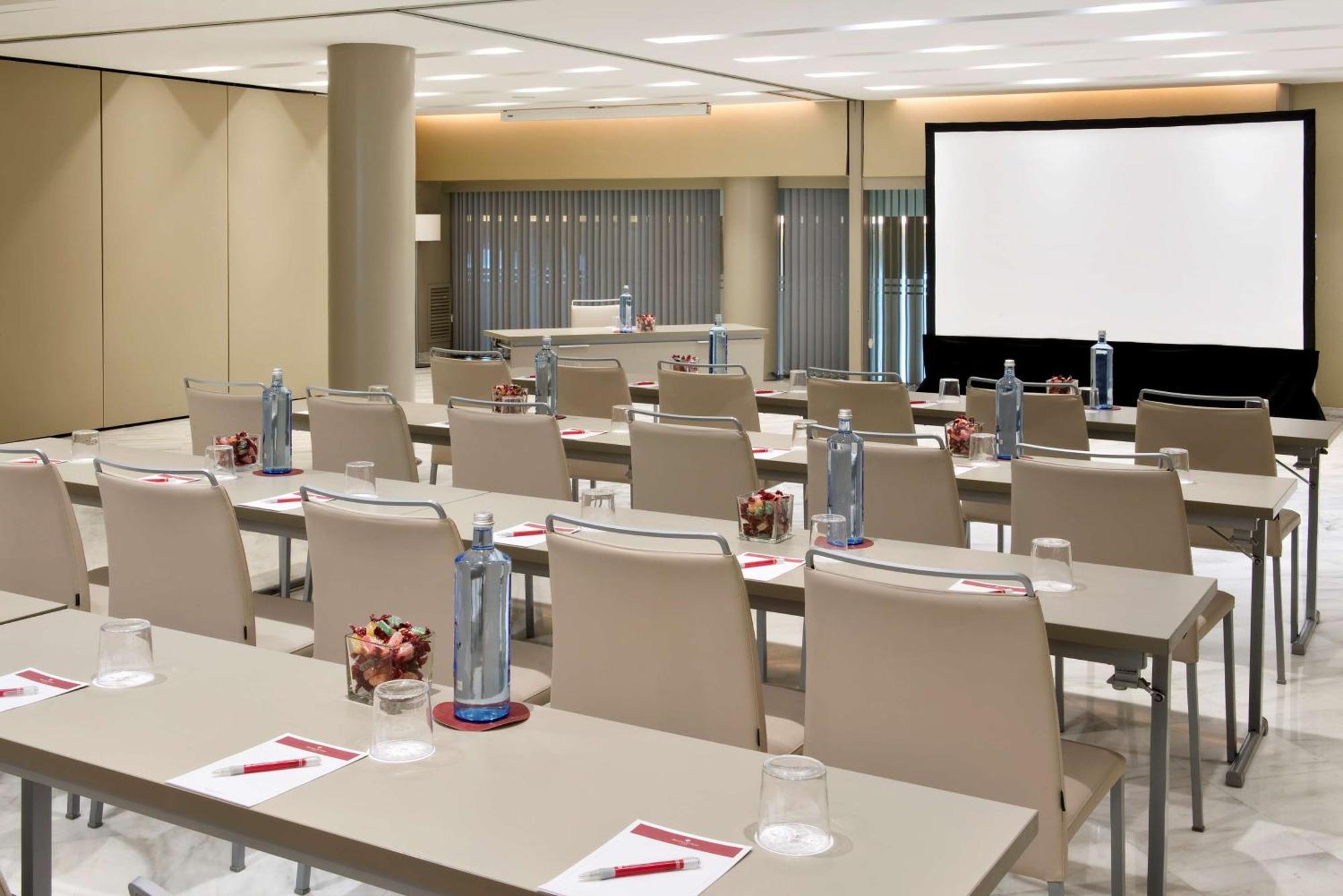 Nh Collection Podium Hotell 4*